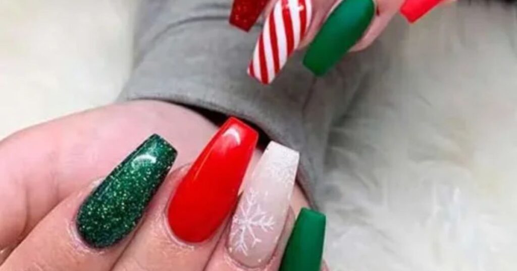 30 Santa-Approved Christmas Nail Designs in Green and Red Colors